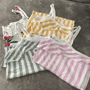 (4) Old Navy tank tops, XXL